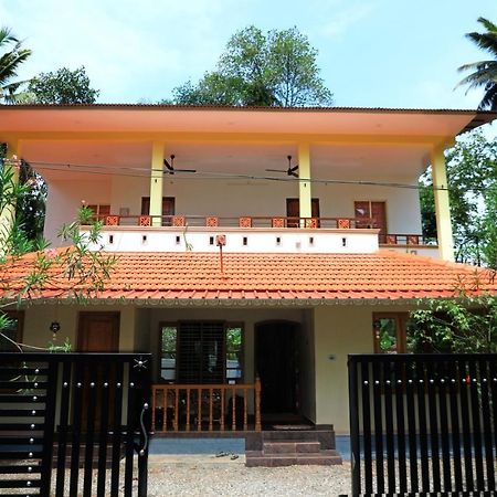 Munroe Vision Panakkattu Homestay Mundrothuruth Exterior foto